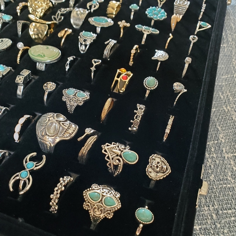 100 pcs Boho Style Ring Set With Case - Picture 8 of 11